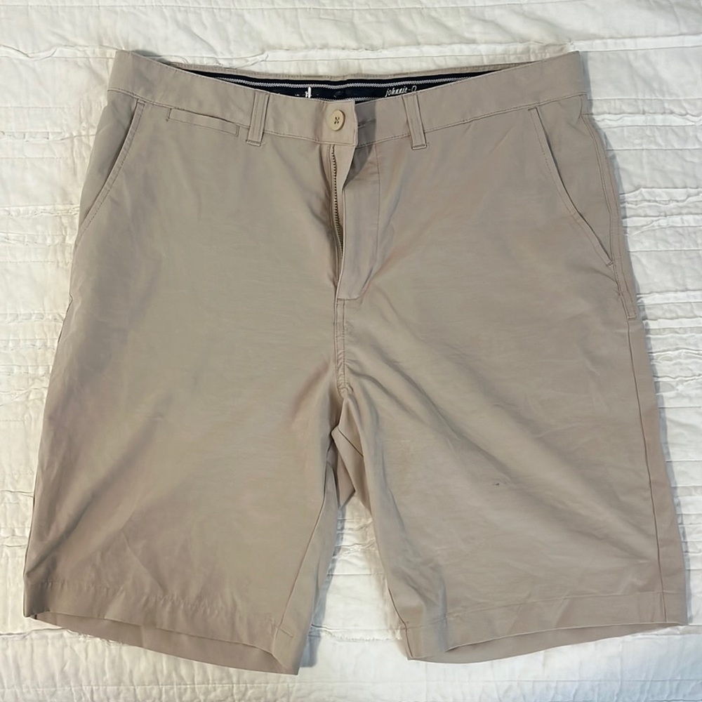 Size 34 Johnnie O Men’s khaki colored shorts